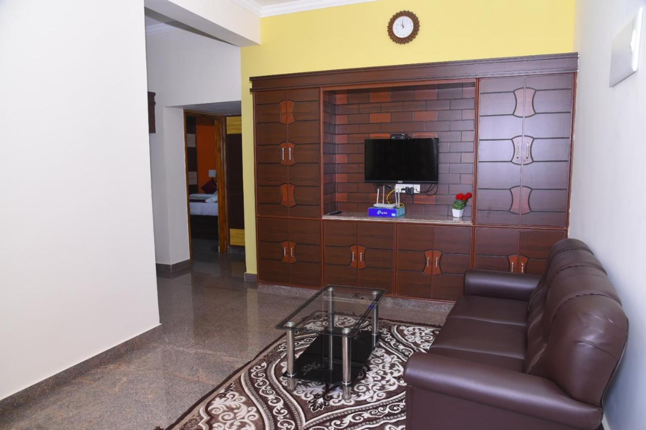 Four Seasons Home Stay Tirupati Ngoại thất bức ảnh
