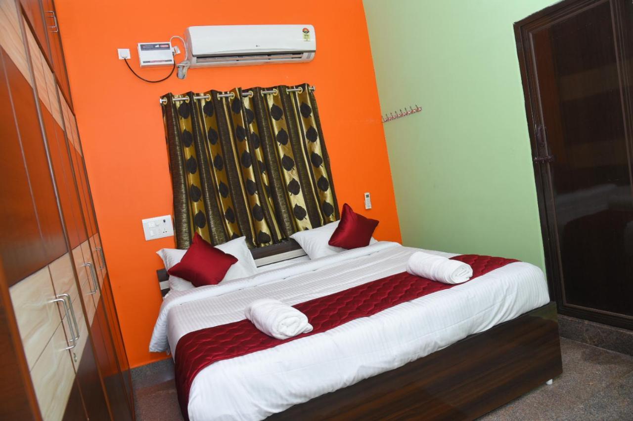 Four Seasons Home Stay Tirupati Ngoại thất bức ảnh
