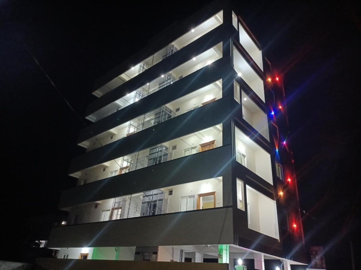 Four Seasons Home Stay Tirupati Ngoại thất bức ảnh