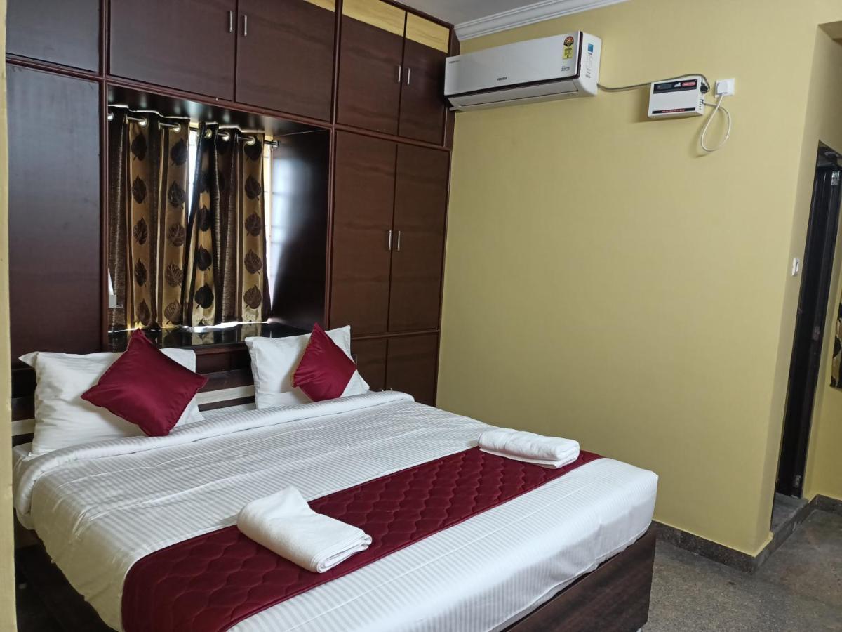 Four Seasons Home Stay Tirupati Ngoại thất bức ảnh