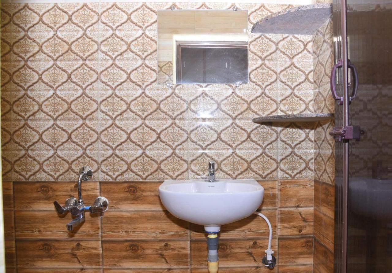 Four Seasons Home Stay Tirupati Ngoại thất bức ảnh