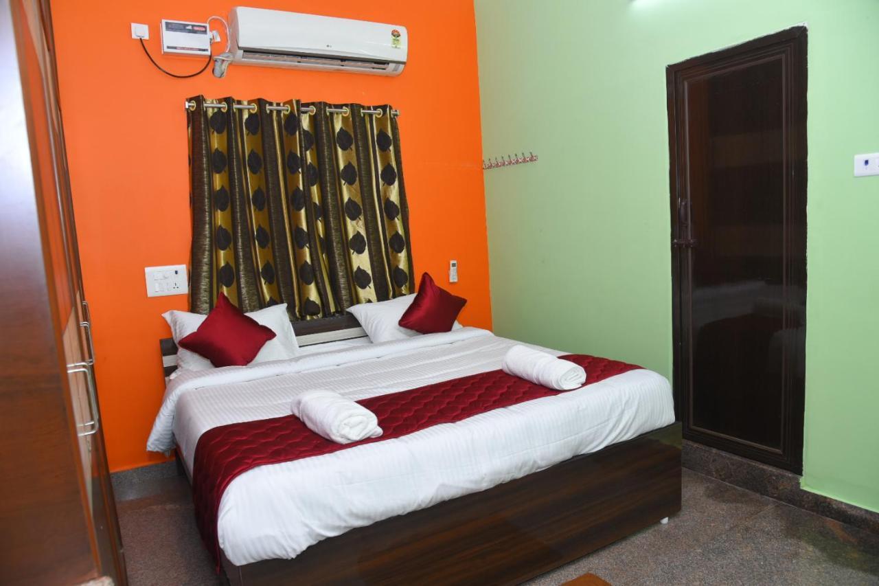 Four Seasons Home Stay Tirupati Ngoại thất bức ảnh