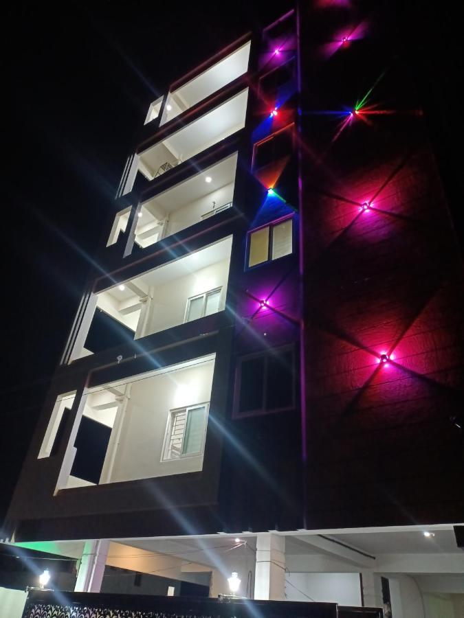 Four Seasons Home Stay Tirupati Ngoại thất bức ảnh