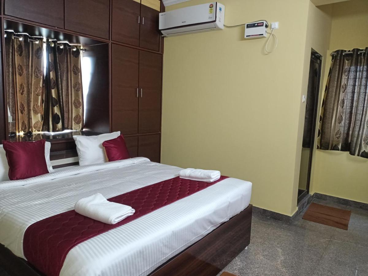 Four Seasons Home Stay Tirupati Ngoại thất bức ảnh