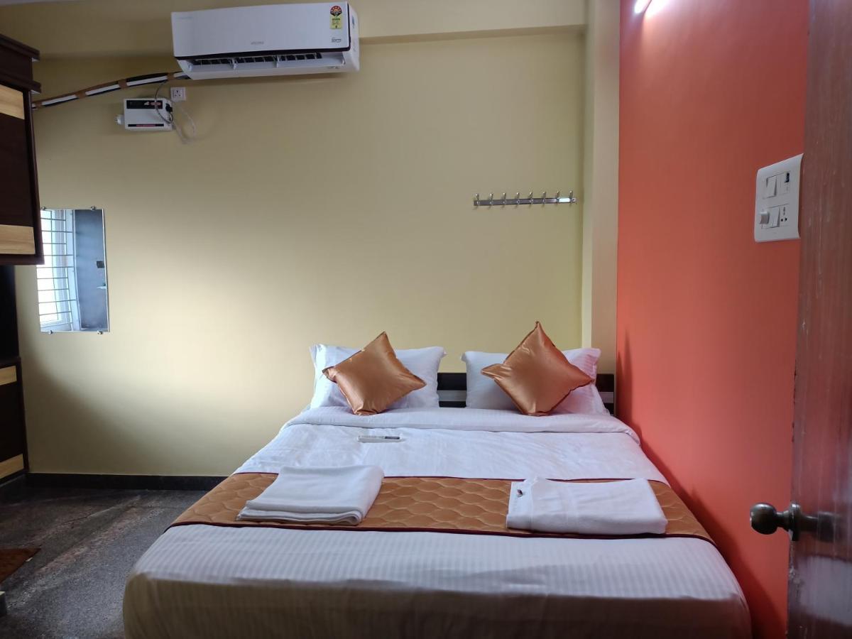 Four Seasons Home Stay Tirupati Ngoại thất bức ảnh