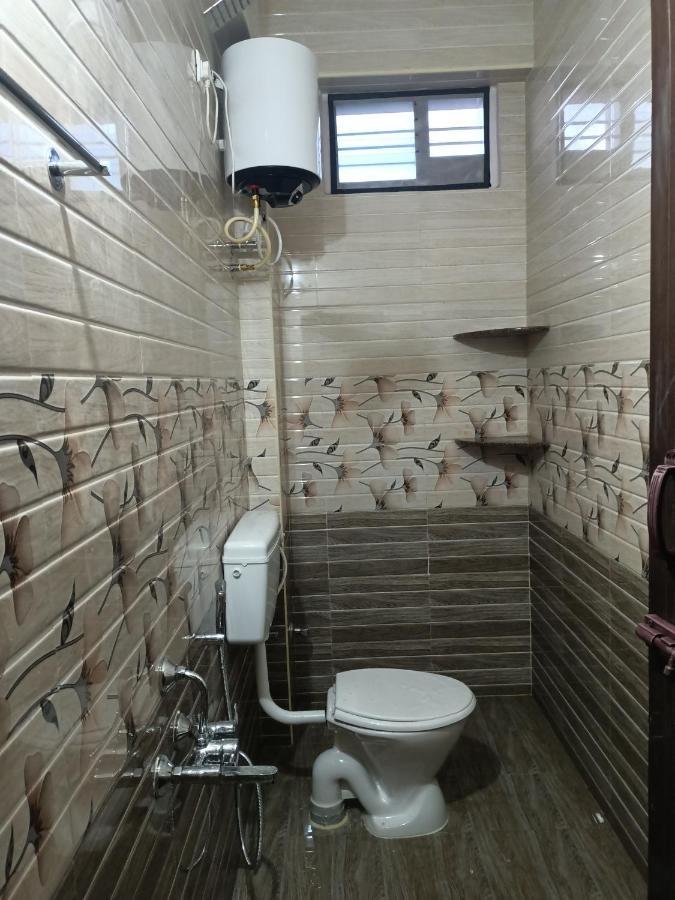 Four Seasons Home Stay Tirupati Ngoại thất bức ảnh