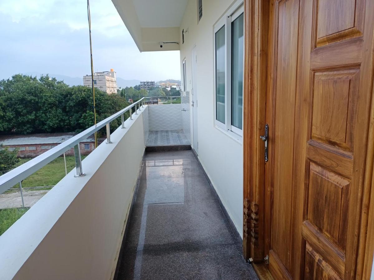 Four Seasons Home Stay Tirupati Ngoại thất bức ảnh