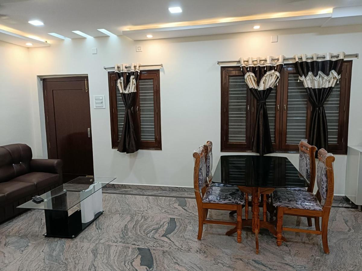 Four Seasons Home Stay Tirupati Ngoại thất bức ảnh
