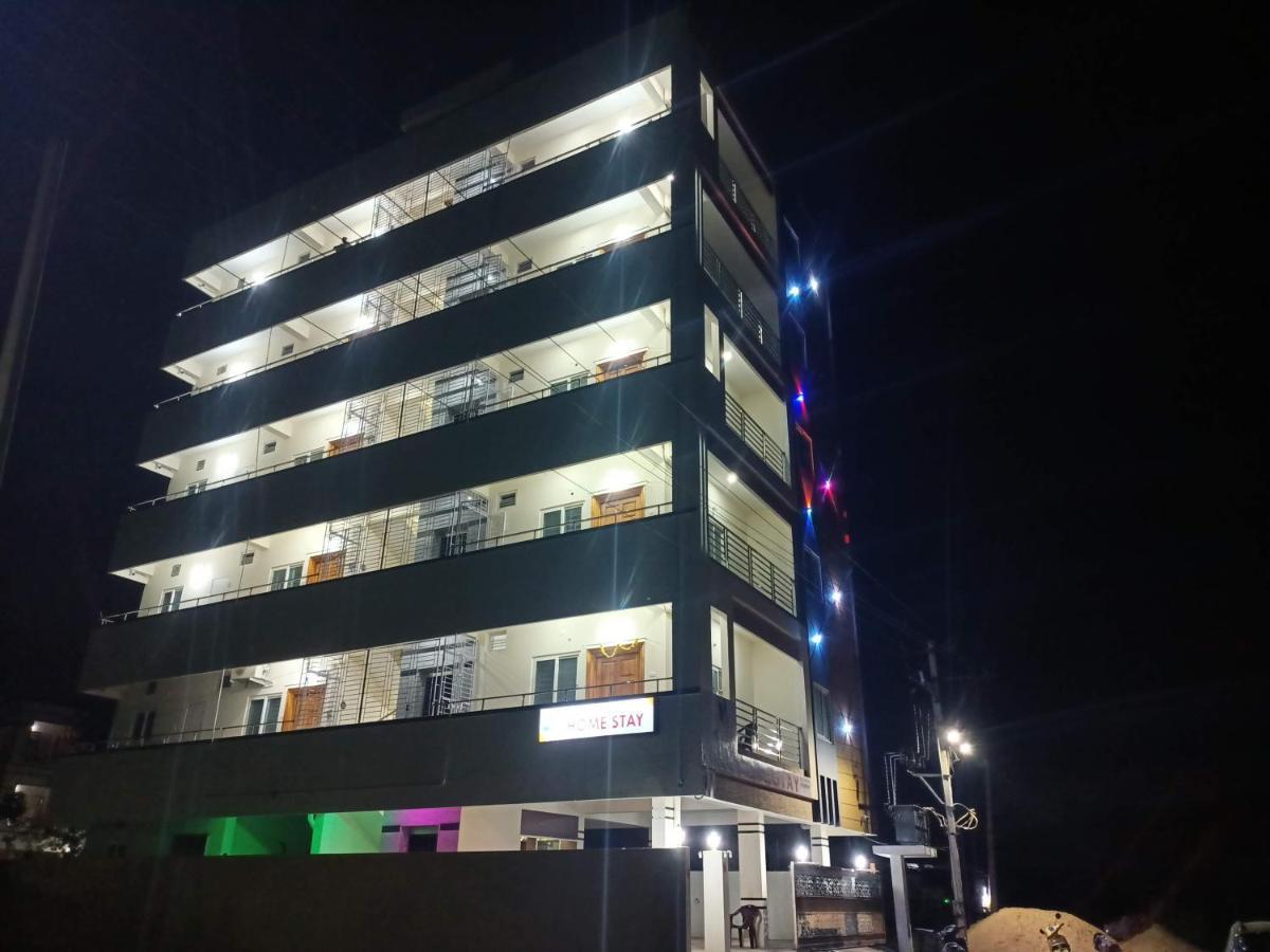 Four Seasons Home Stay Tirupati Ngoại thất bức ảnh